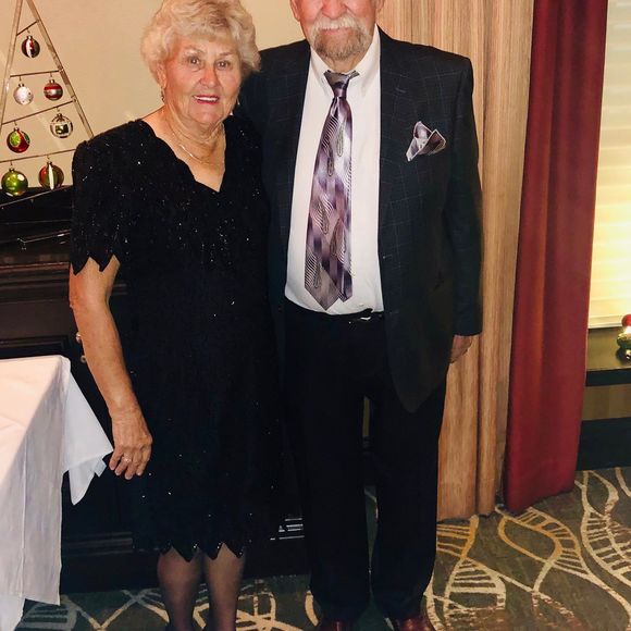 Meet your Posher, Dorothy - Picture 1 of 2